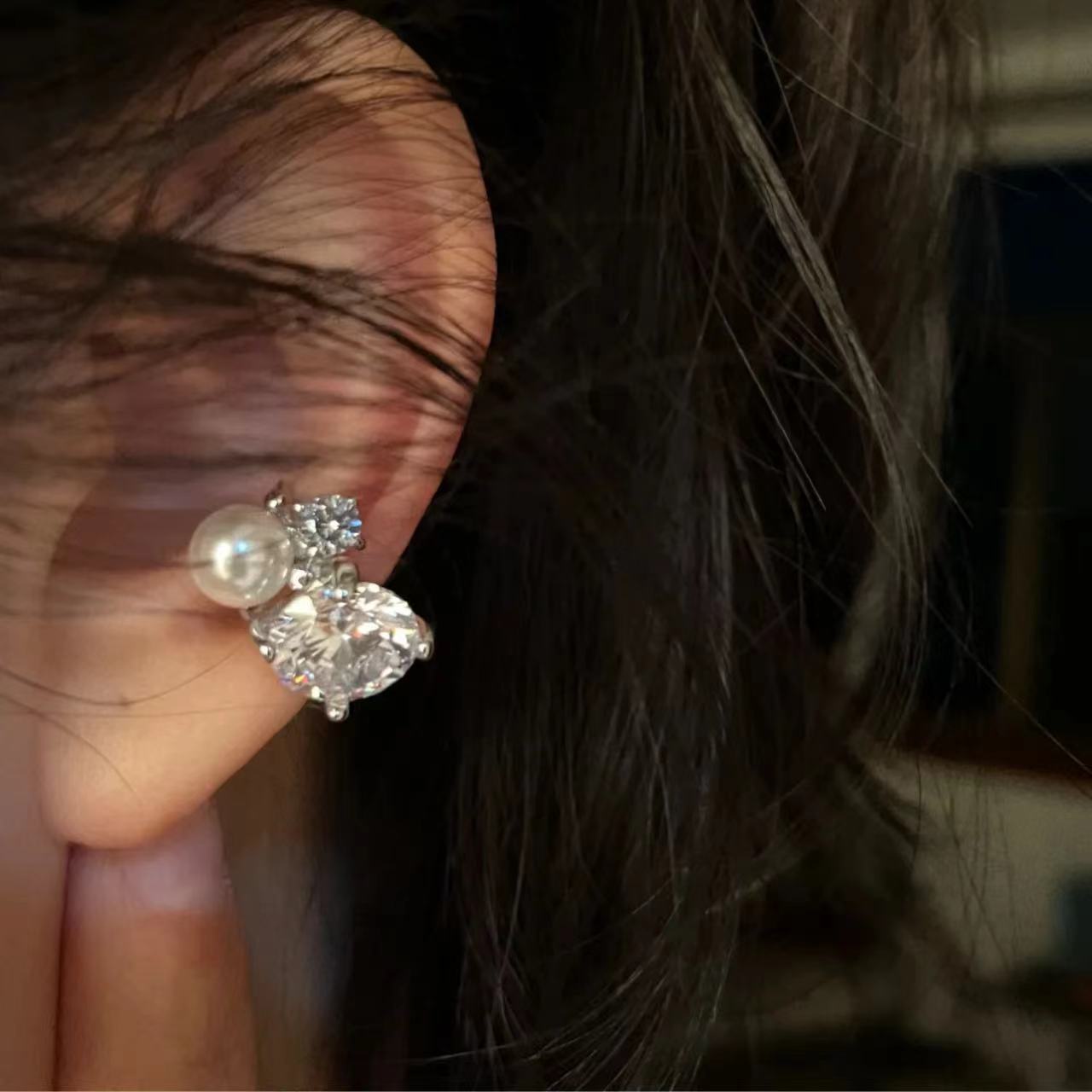 1Pcs Shiny Imitation Pearl Zir - Ear Cuff No Piercing review and price